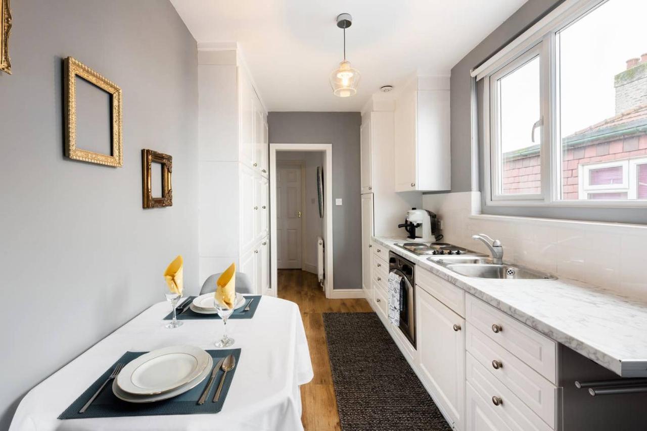 The Bluebird - One Bedroom Apartment In Watford Watford  Eksteriør billede